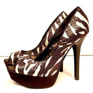 BLACK & WHITE SEQUIN ZEBRA PRINT PEEP TOE WIRH 5”BLACK LACQUER HEEL SIZE 7.5